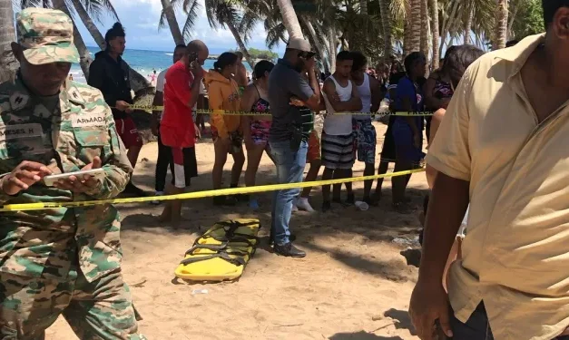 Joven de 19 años pierde la vida tras ahogarse en Playa Arroyo Salado; residía en Santiago