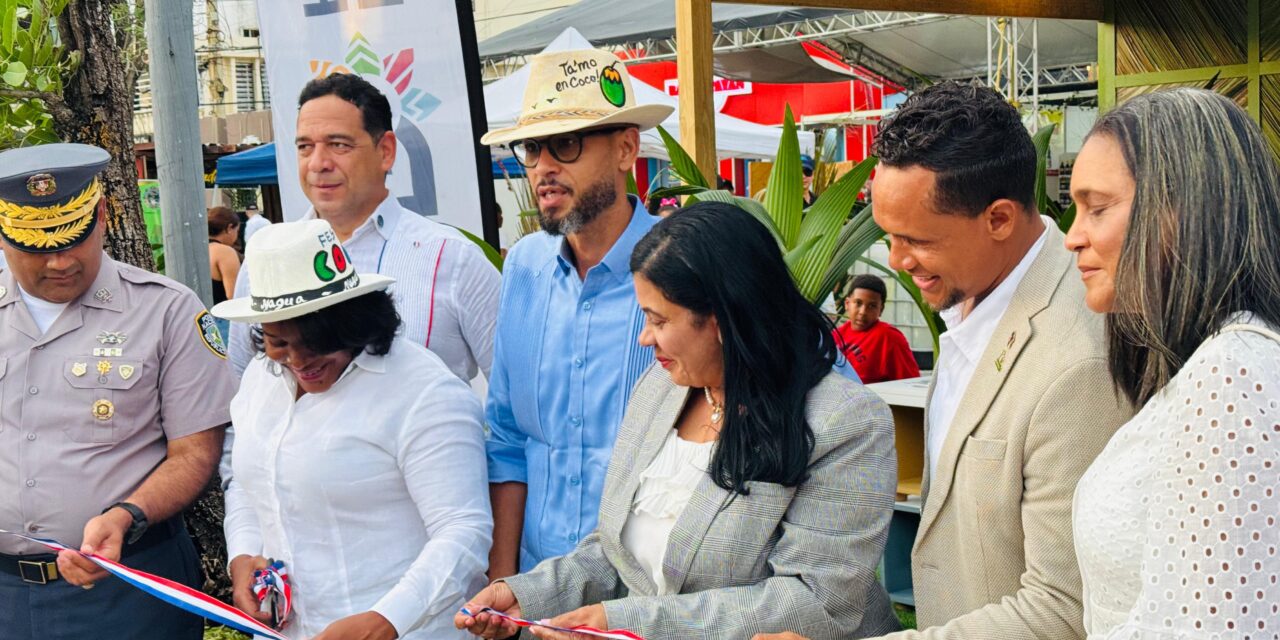 COMENZÓ EL 5toFESTIVAL NACIONAL DEL COCO EN NAGUA