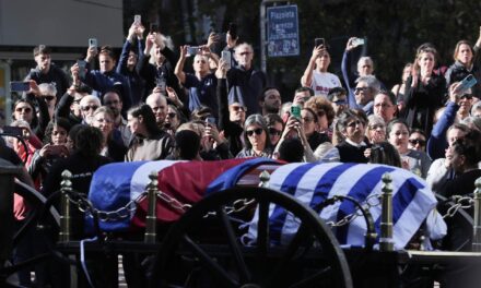Uruguay despide a José ‘Pepe’ Mujica en un emotivo cortejo