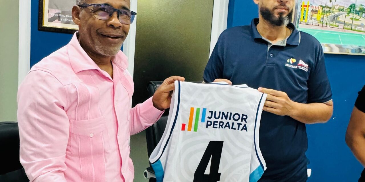 ALCALDE DE NAGUA, JUNIOR PERALTA, PATROCINA TORNEO DE BALONCESTO PROVINCIAL MARIA TRINIDAD SÁNCHEZ.
