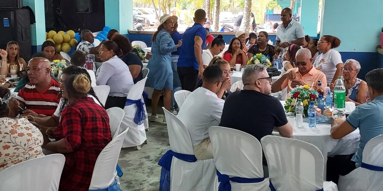 MAESTROS DE NAGUA CELEBRAN DÍA NACIONAL DEL MAESTRO