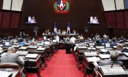 Aprueban ley que unifica los ministerios Hacienda-Economía