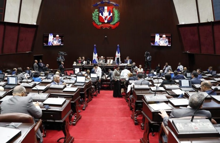 Aprueban ley que unifica los ministerios Hacienda-Economía