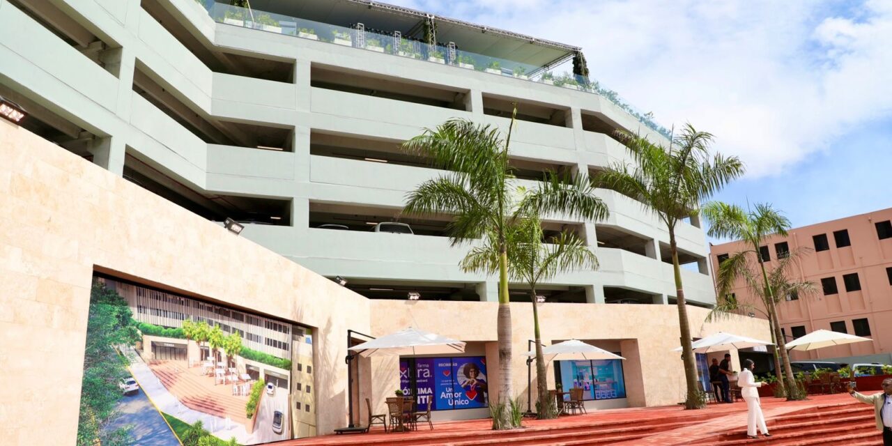 Presidente inaugura modeno Parqueo Plaza Zona Colonial