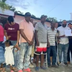 Fundación Alexis Victoria dona 52 tubos PVC para proyectos comunitarios en el Km3 de Nagua