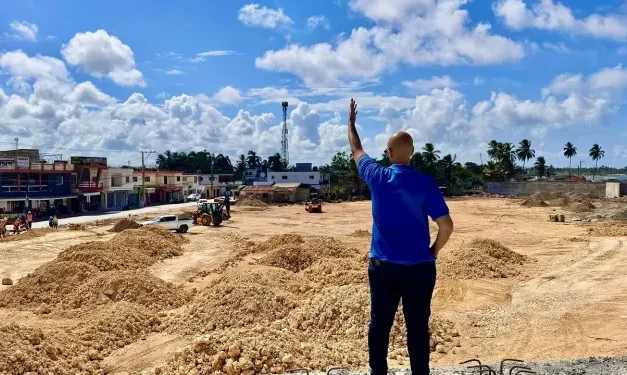 Alcalde de Nagua supervisa avances del Malecón y Monumento al Coco; asegura que “Nagua se transforma”