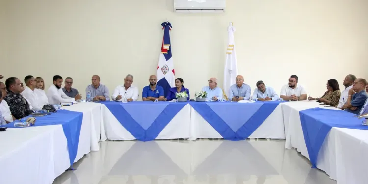 Autoridades supervisan avances de obras en María Trinidad Sánchez bajo el programa “El Gobierno en las Provincias”