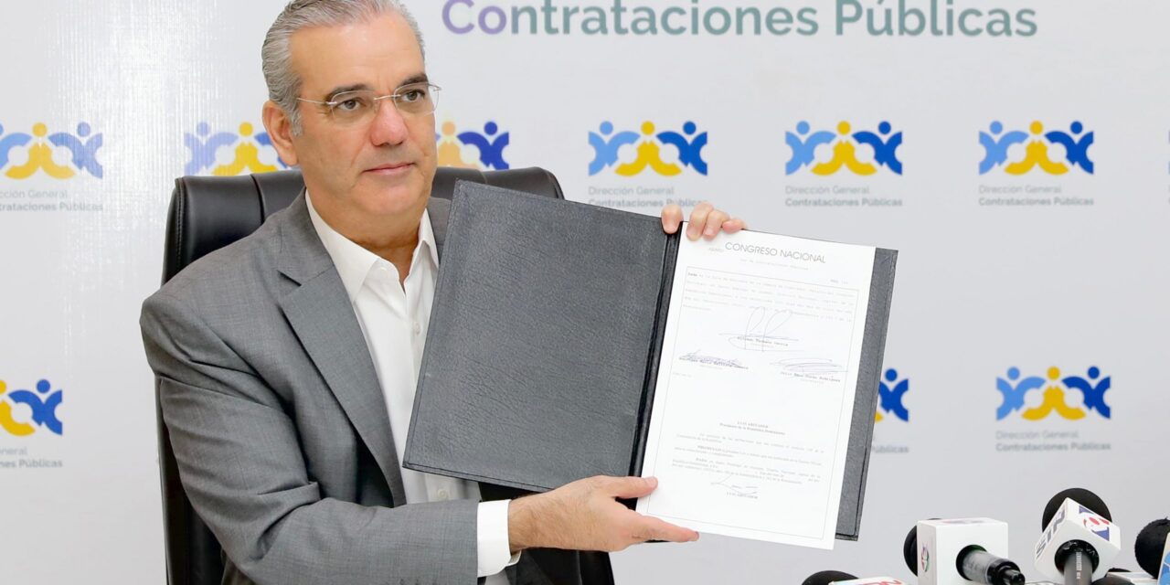 Luis Abinader promulga nueva Ley de Contrataciones Públicas