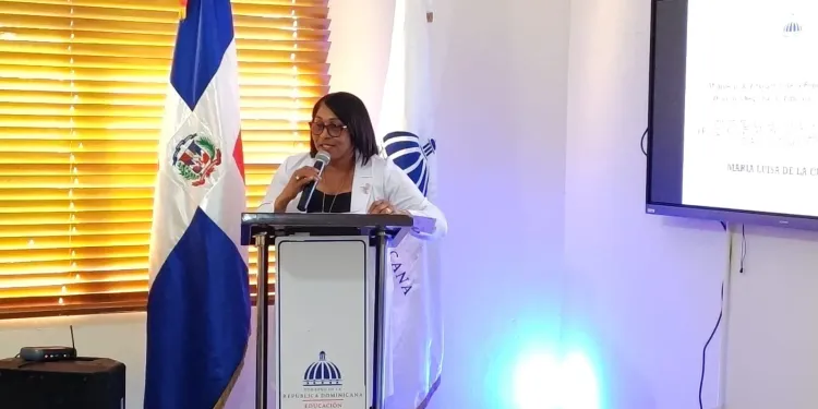 María Luisa de la Cruz rinde cuentas de sus primeros 100 días al frente de la Regional 14 de Educación