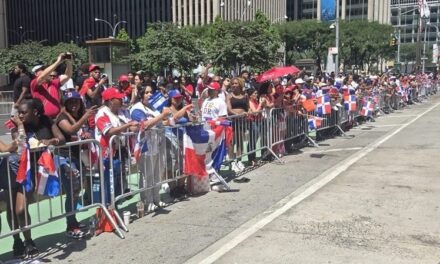Miles participan en el Desfile Dominicano en Nueva York