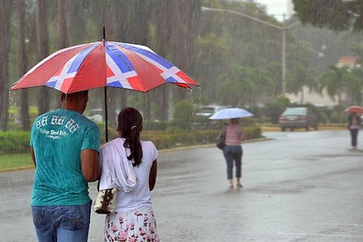 Hay chubascos en nueve zonas de la República Dominicana