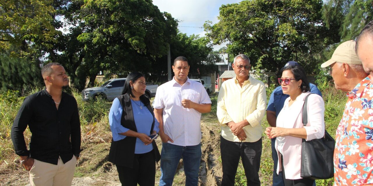 Gobernadora María López Polanco supervisa reinicio de trabajos de terminación en la escuela Miguel Yanguela Gómez de Cabrera