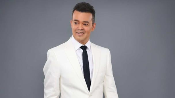 Alex Bueno revela que fue operado de un tumor con células cancerosas