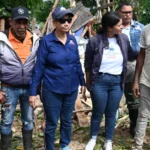 Gobierno asiste a envejeciente tras colapso de vivienda en El Pozo por lluvias del huracán Melissa
