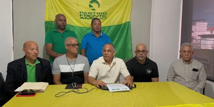 Nagua conmemora 30 años del estallido del 4 de octubre con misa y marcha en honor a cuatro dirigentes caídos