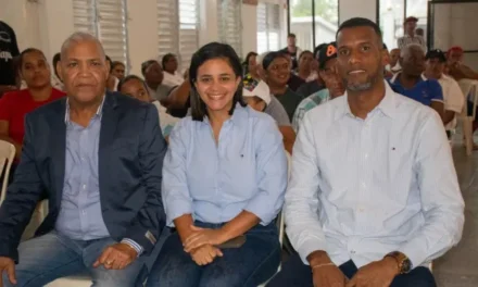 Aspirantes del PRM en El Factor muestran músculo político en asamblea para definir el rumbo interno
