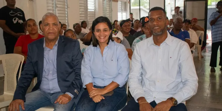 Aspirantes del PRM en El Factor muestran músculo político en asamblea para definir el rumbo interno