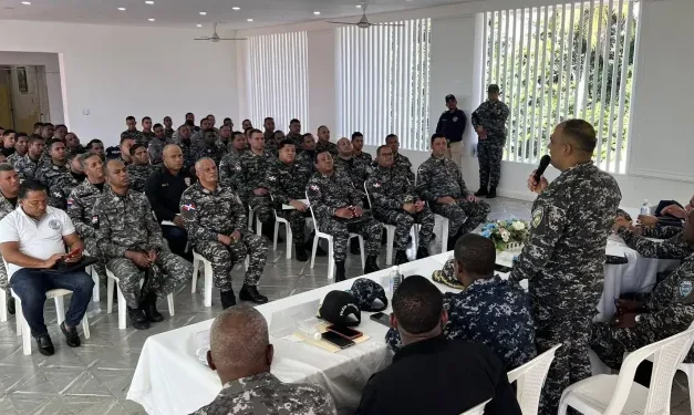 Policía coordina estrategia de patrullaje para la temporada navideña en María Trinidad Sánchez