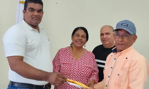 La Brisita Navideña de la presidencia llega a las juntas de vecinos de María Trinidad Sánchez