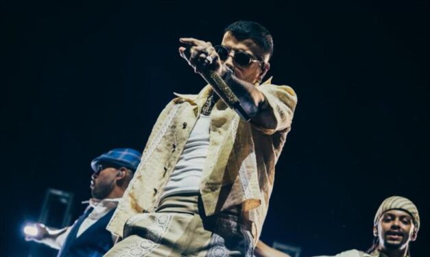 Rauw Alejandro llena de ritmo caribeño el parque Eugenio María de Hostos