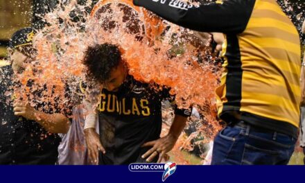 Ezequiel Durán en el terreno a los Gigantes y las Águilas mantienen el empate con los Toros