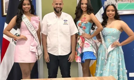 Ayuntamiento de Nagua presenta la corte del Reinado Patronal Altagraciano 2026