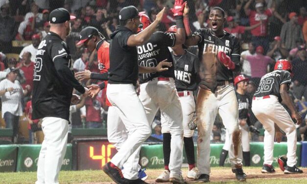Leones superan susto en el primer juego de la final y derrotan a Toros 7-6