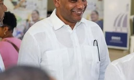 Wailly Lewis se despide de Superate