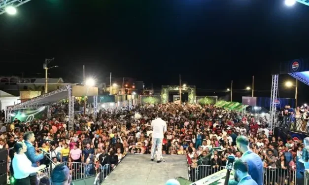 Yiyo Sarante pone a vibrar a Nagua en la segunda noche de las Patronales Altagracianas 2026
