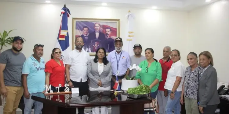 Gobernación y MOPC habilitan paso provisional en Las Corcobas tras derrumbe en Arroyo al Medio