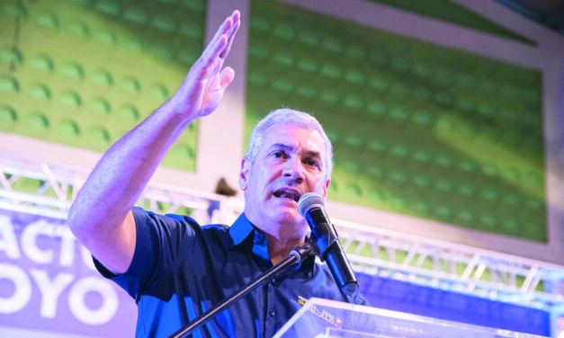 Gonzalo Castillo vuelve al ruedo político como aspirante presidencial por el PLD