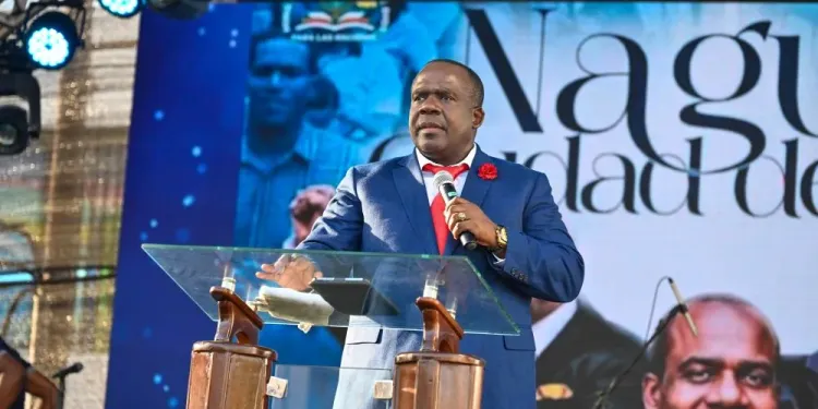 Obispo Daniel Óscar coloca el foco en la juventud y cuestiona referentes culturales durante “Nagua Ciudad de Dios”