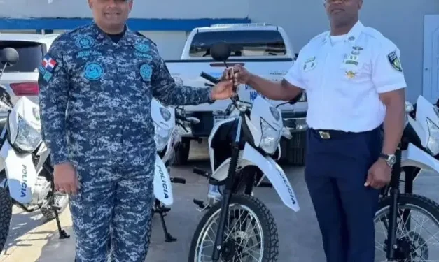 Policía Nacional entrega motocicletas para reforzar patrullaje preventivo en María Trinidad Sánchez y Samaná