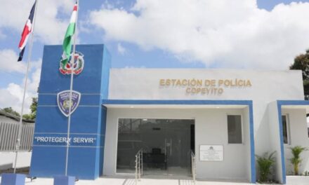 Gobierno inaugura dos estaciones policiales en María Trinidad Sánchez para fortalecer la seguridad