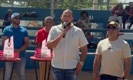 Fray Castro participa en la premiación de los distintos circuitos del Torneo de la Liga Prof. Samuel Noé Brito Bruno.