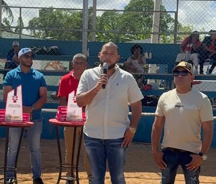 Fray Castro participa en la premiación de los distintos circuitos del Torneo de la Liga Prof. Samuel Noé Brito Bruno.