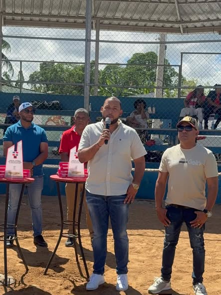 Fray Castro participa en la premiación de los distintos circuitos del Torneo de la Liga Prof. Samuel Noé Brito Bruno.