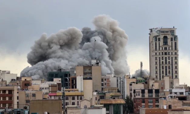 Muertos por ofensiva contra Irán ascienden a 1,230, según un organismo iraní