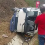 Aparatoso accidente en la carretera Azua-Baní deja varios heridos