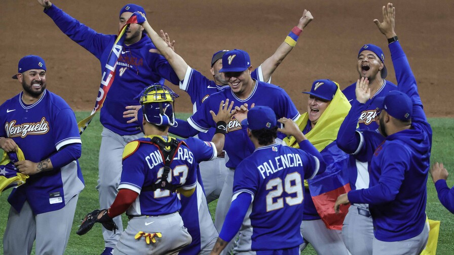 Venezuela vence a Italia 4-2 y enfrentará a Estados Unidos en su primera final del Clásico Mundial