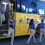 Educación dispone apertura de escuelas desde las 6:30 a. m. para estudiantes del transporte escolar