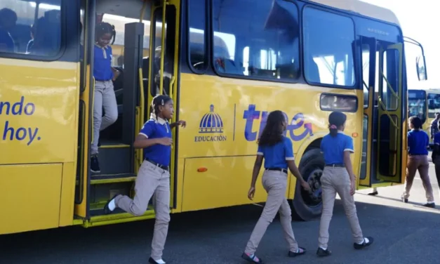 Educación dispone apertura de escuelas desde las 6:30 a. m. para estudiantes del transporte escolar