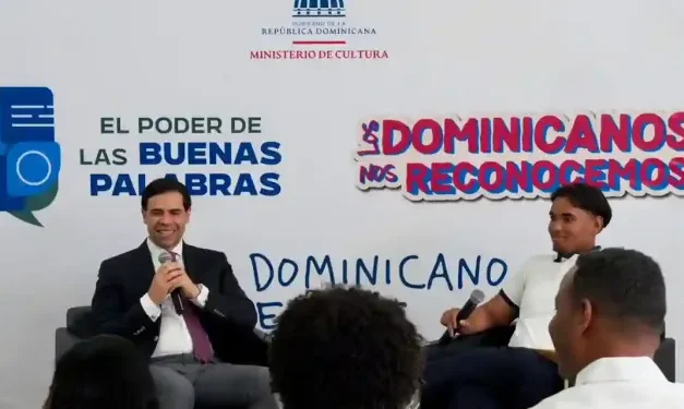 Roberto Salcedo llama en Nagua a enfrentar violencia verbal con educación, empatía y uso consciente del lenguaje