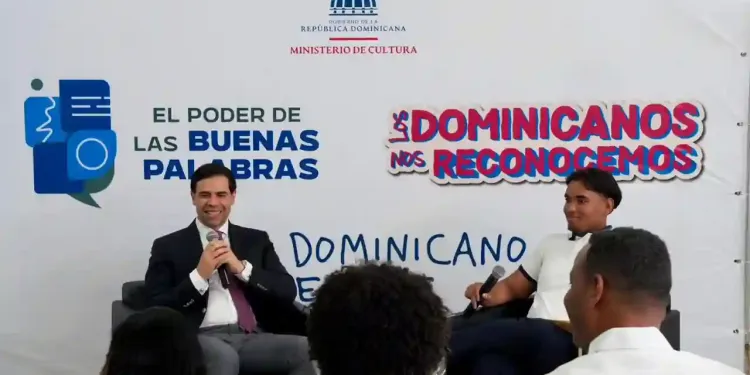 Roberto Salcedo llama en Nagua a enfrentar violencia verbal con educación, empatía y uso consciente del lenguaje