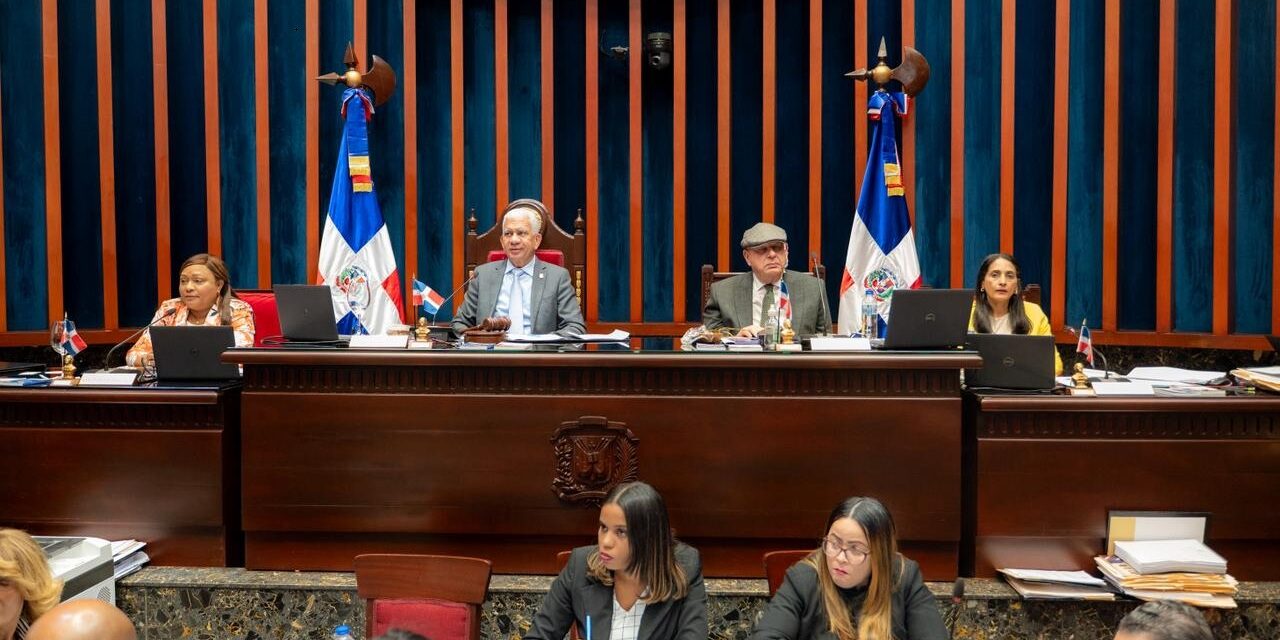 Senado aprueba una ley que regula uso de medios digitales