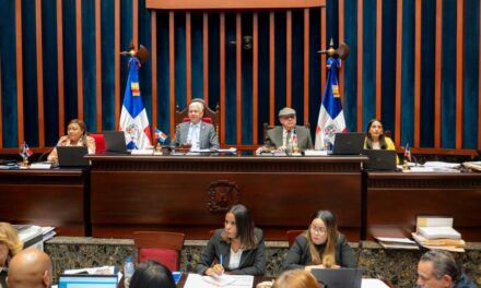 Senado aprueba una ley que regula uso de medios digitales