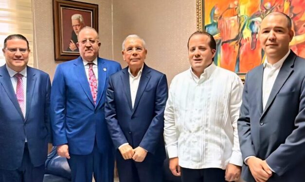 Paliza responde a Danilo Medina; llama a no politizar la crisis y aboga por la unidad nacional