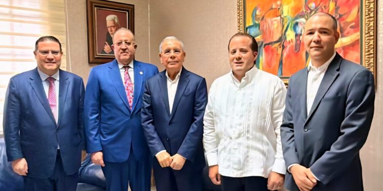 Paliza responde a Danilo Medina; llama a no politizar la crisis y aboga por la unidad nacional