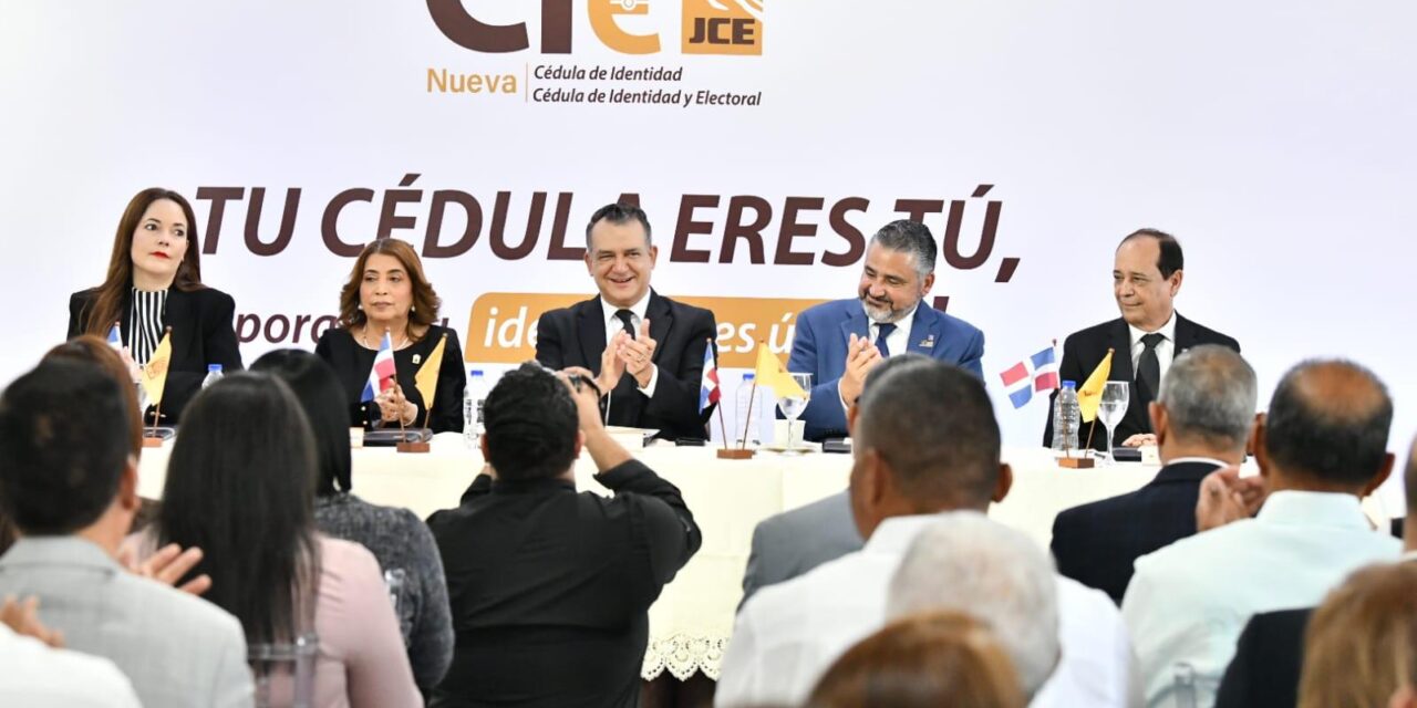 Este domingo la RD inició el proceso renovación de cédula