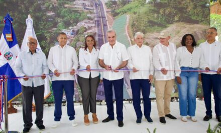 Abinader inaugura ampliación a cuatro vías de entrada a Samaná